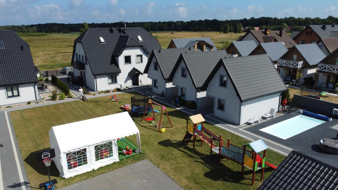Apartamenty Maja -Pokoje - Domy Wakacyjne -Basen Podgrzewany -Jacuzzi - Sauna Łeba Eksteriør bilde